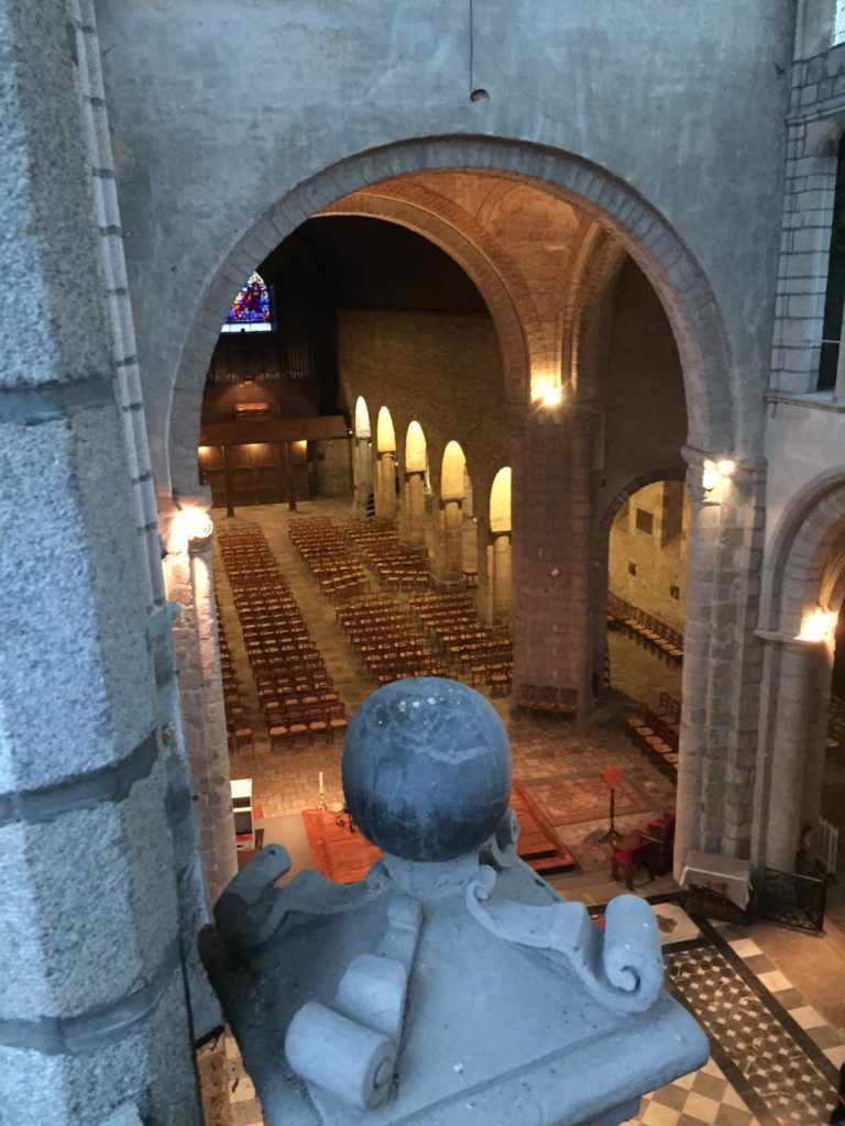 Le chœur de l'abbatiale Saint-Sauveur de Redon, en Bretagne.